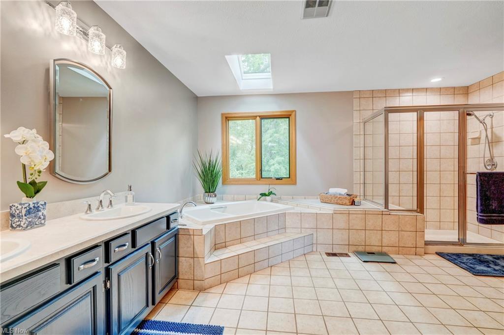 Brecksville, Ohio, 44141, United States, 4 Bedrooms Bedrooms, ,4 BathroomsBathrooms,Residential,For Sale,1895104