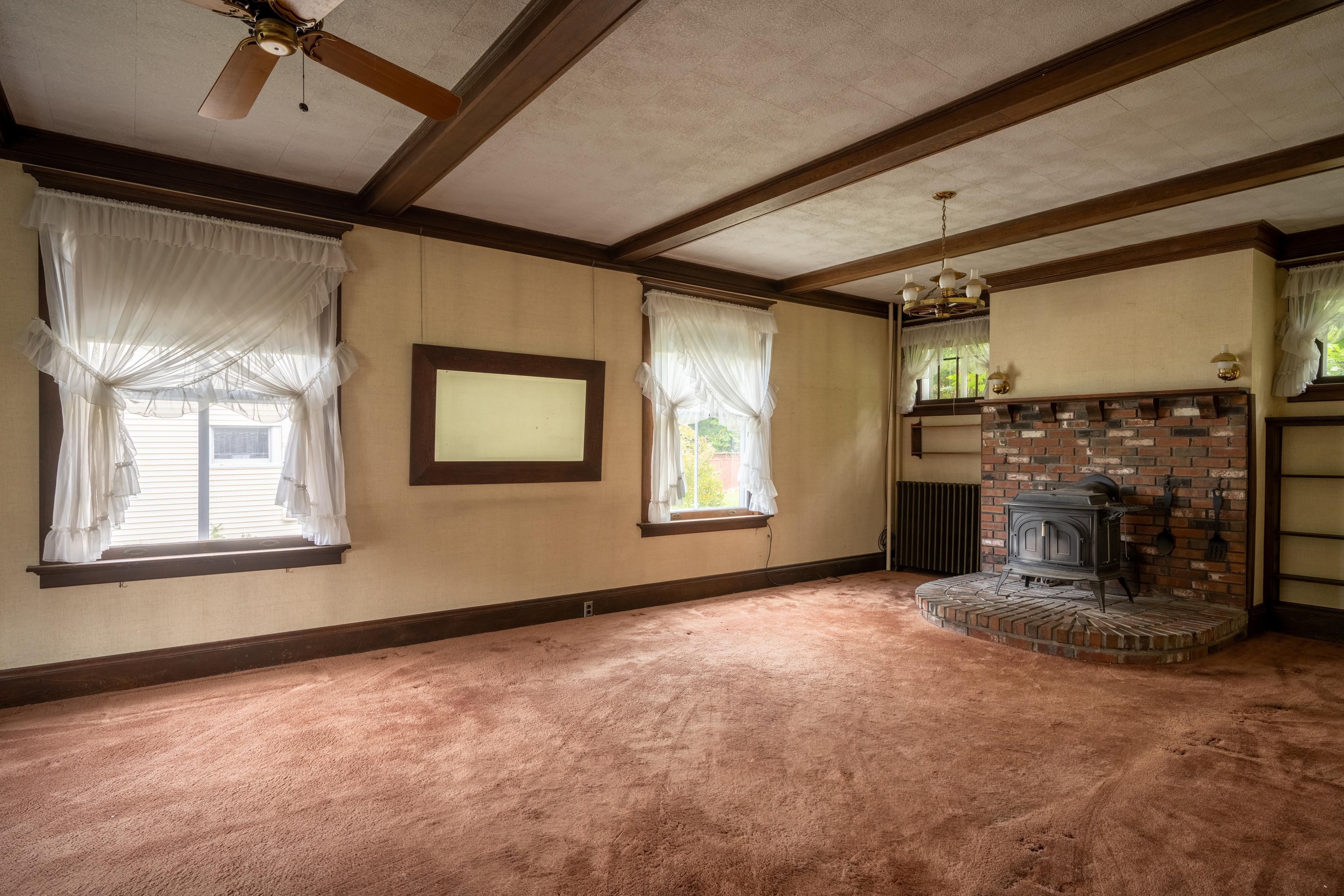  92 Champlain Avenue, Ticonderoga, NY, 12883 - 物件實景