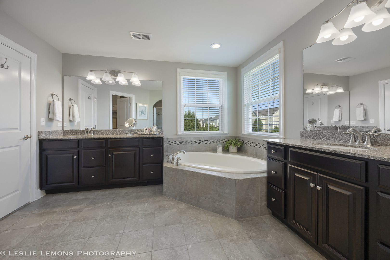 Naperville, Illinois, 60564, United States, 4 Bedrooms Bedrooms, ,5 BathroomsBathrooms,Residential,For Sale,1932801