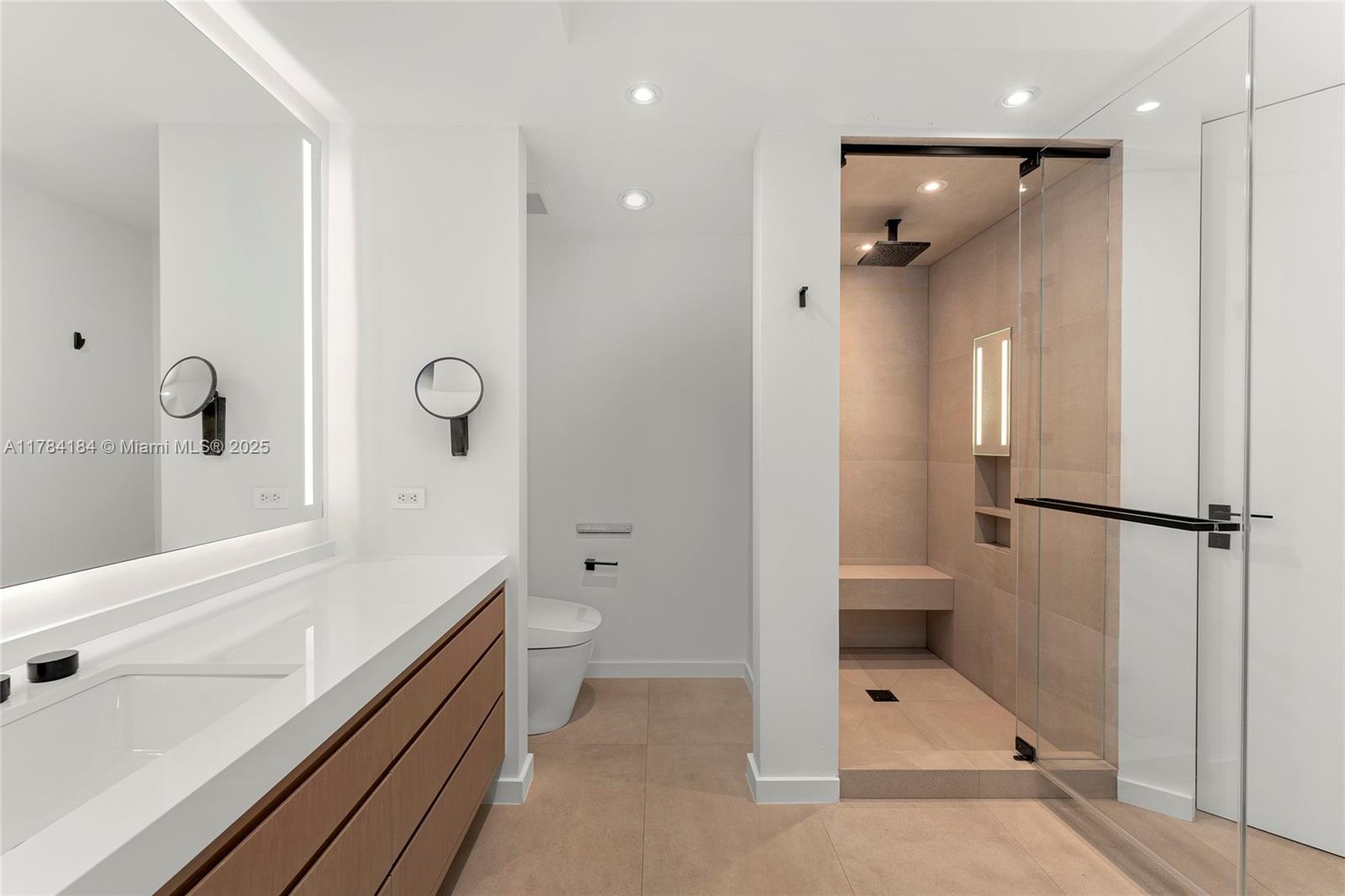 Miami Beach, Florida, 33109, United States, 3 Bedrooms Bedrooms, ,5 BathroomsBathrooms,Residential,For Sale,1770754