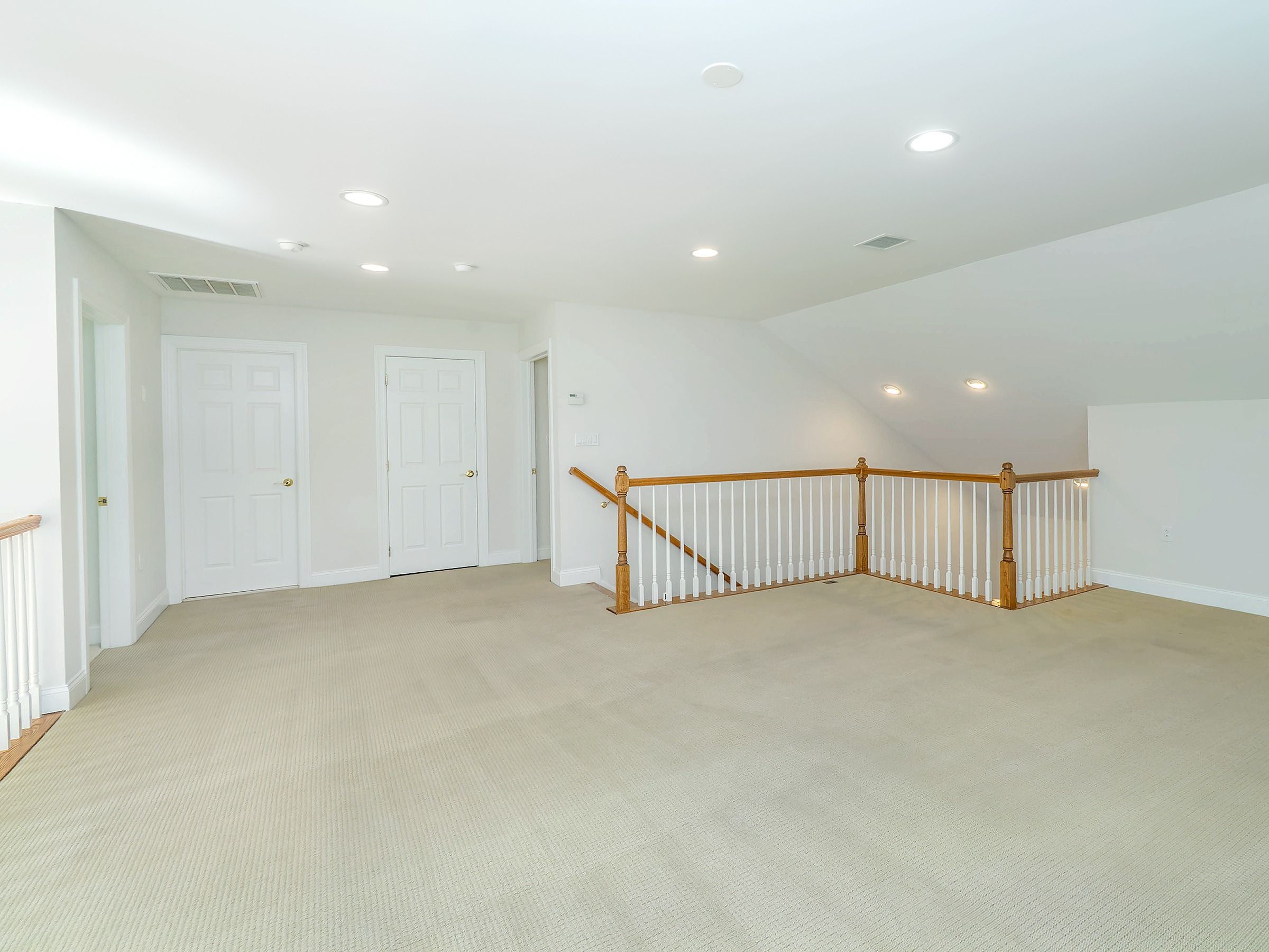  194 Pond View Drive, Port Washington, NY, 11050 - 物件實景