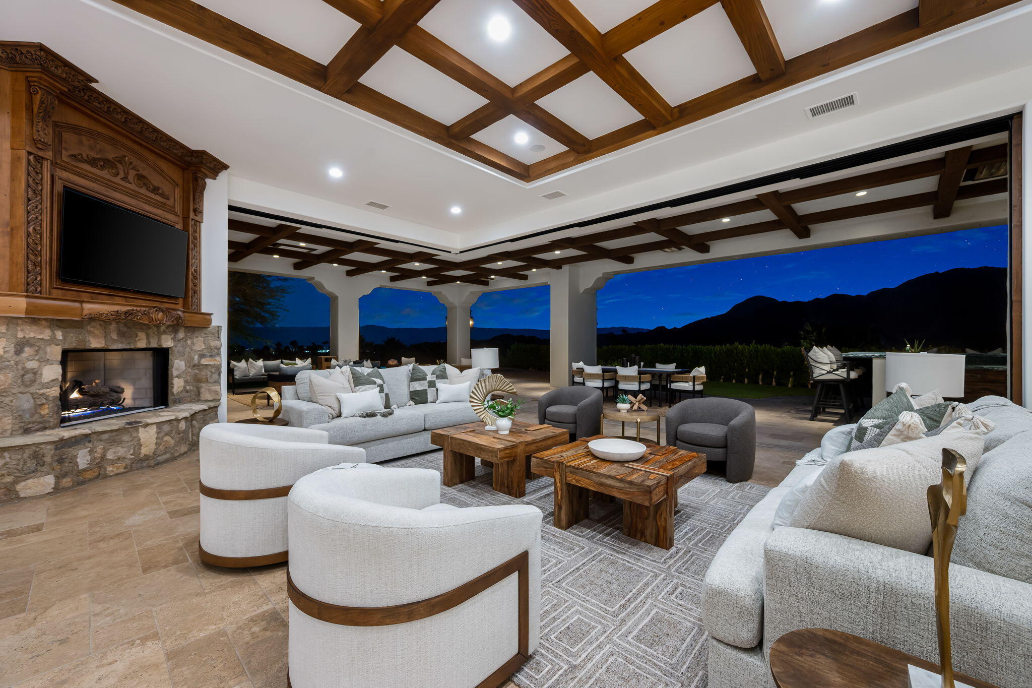 Palm Desert, California, 92260, United States, 7 Bedrooms Bedrooms, ,9 BathroomsBathrooms,Residential,For Sale,1996836