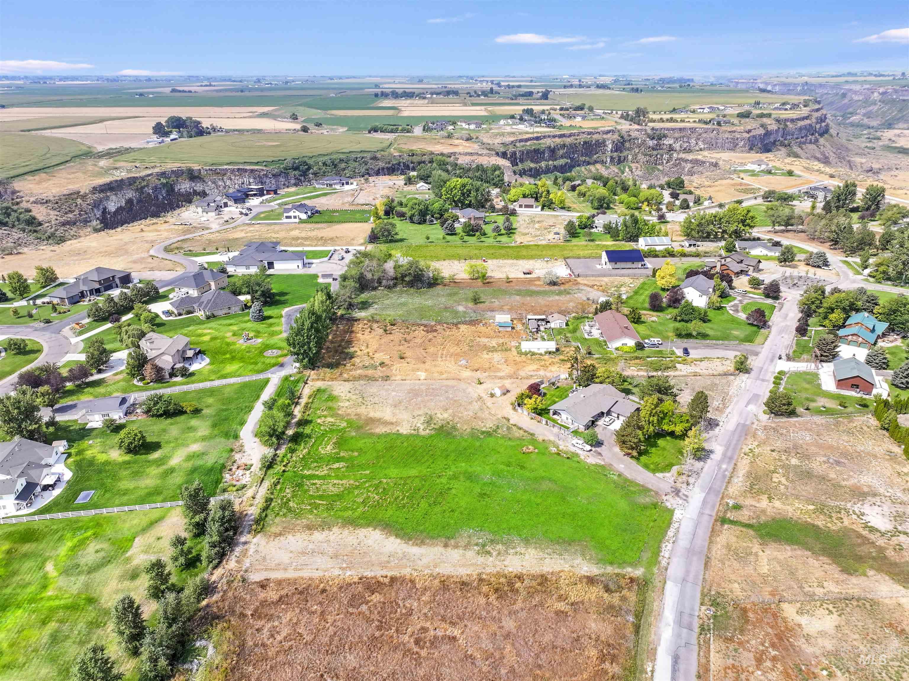 Twin Falls, Idaho, 83301, United States, 3 Bedrooms Bedrooms, ,2 BathroomsBathrooms,Residential,For Sale,1932611
