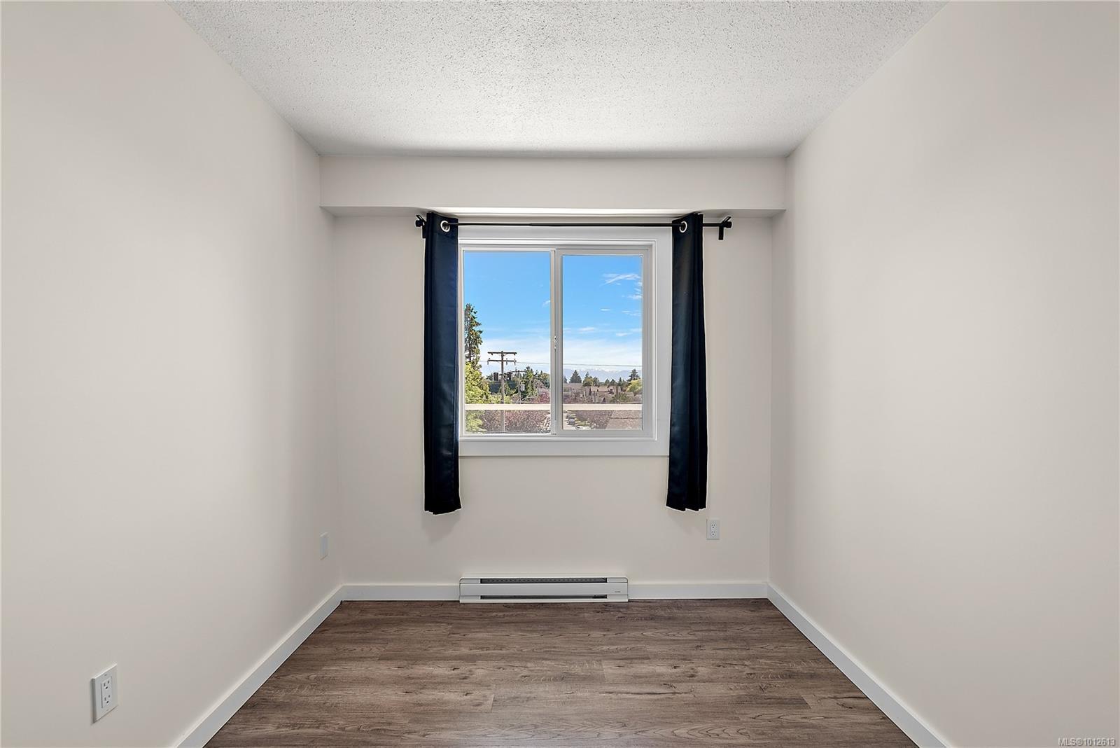 ESQUIMALT, British Columbia, V9A 3N4, CA, 3 Bedrooms Bedrooms, ,Residential,For Sale,1951160