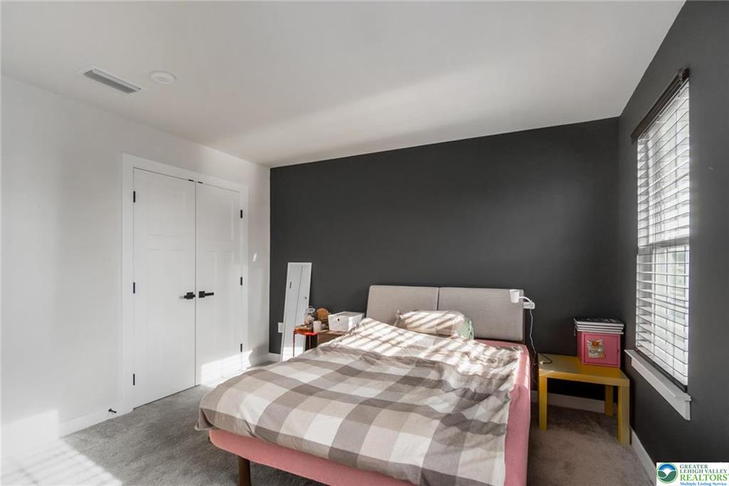 Catasauqua, Pennsylvania, 18032, United States, 5 Bedrooms Bedrooms, ,5 BathroomsBathrooms,Residential,For Sale,2008861