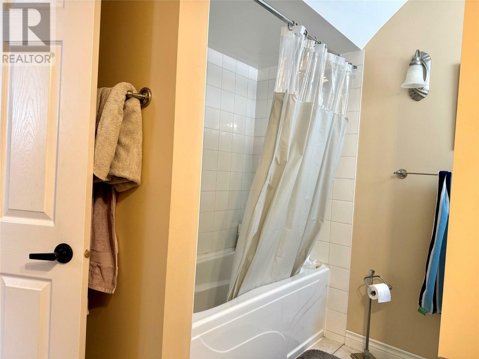 GRAND FORKS, British Columbia, V0H 1H0, CA, 5 Bedrooms Bedrooms, ,2 BathroomsBathrooms,Residential,For Sale,1837814