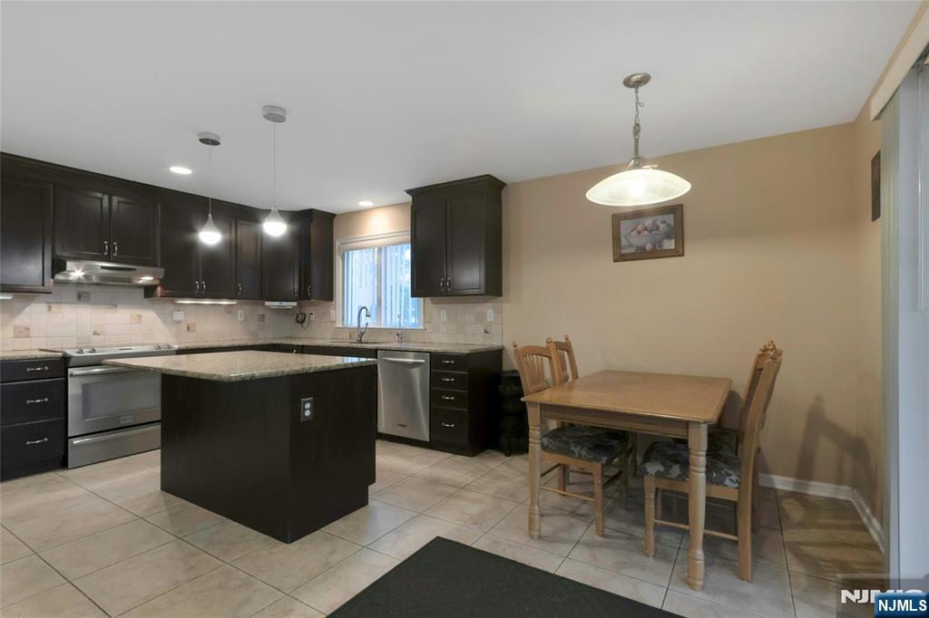 Emerson, New Jersey, 07630, United States, 4 Bedrooms Bedrooms, ,3 BathroomsBathrooms,Residential,For Sale,1991128