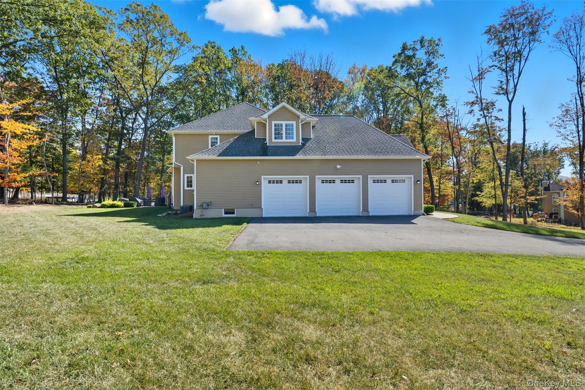 Central Valley, New York, 10917, United States, 5 Bedrooms Bedrooms, ,5 BathroomsBathrooms,Residential,For Sale,1993008