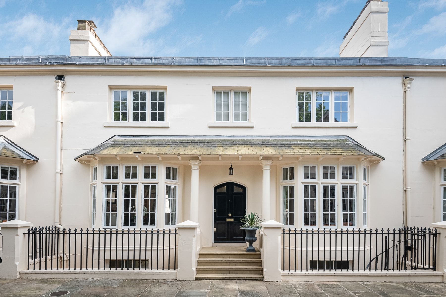 Charming three bedroom house in Regent's Park 