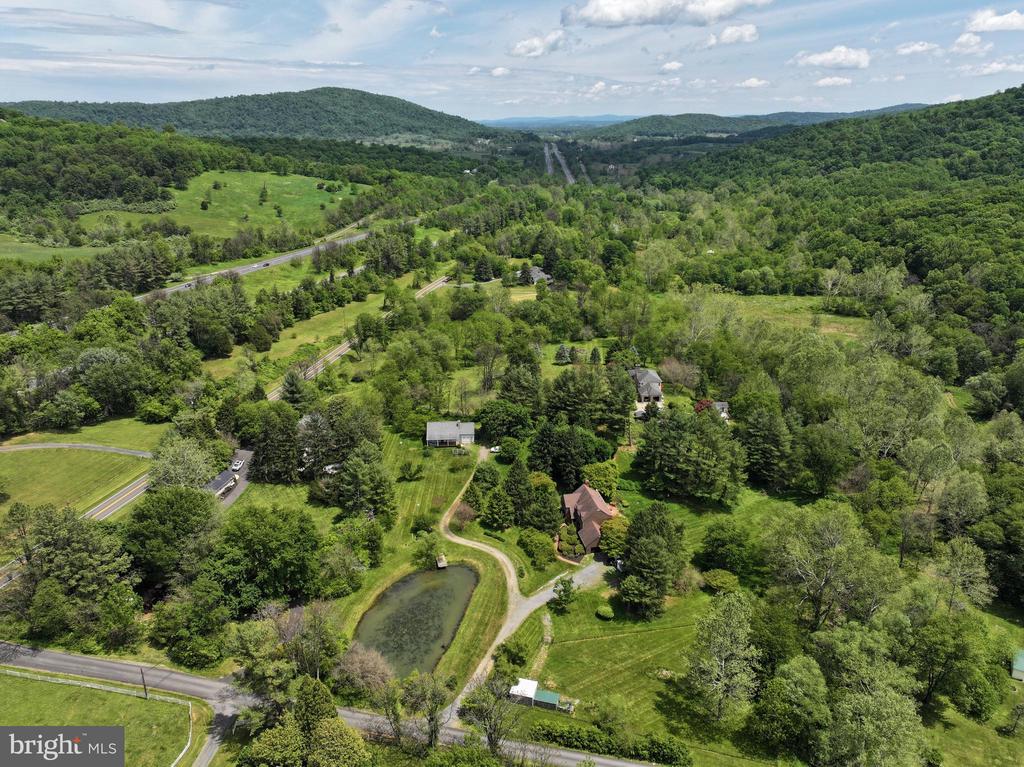 Linden, Virginia, 22642, United States, 5 Bedrooms Bedrooms, ,4 BathroomsBathrooms,Residential,For Sale,2037897