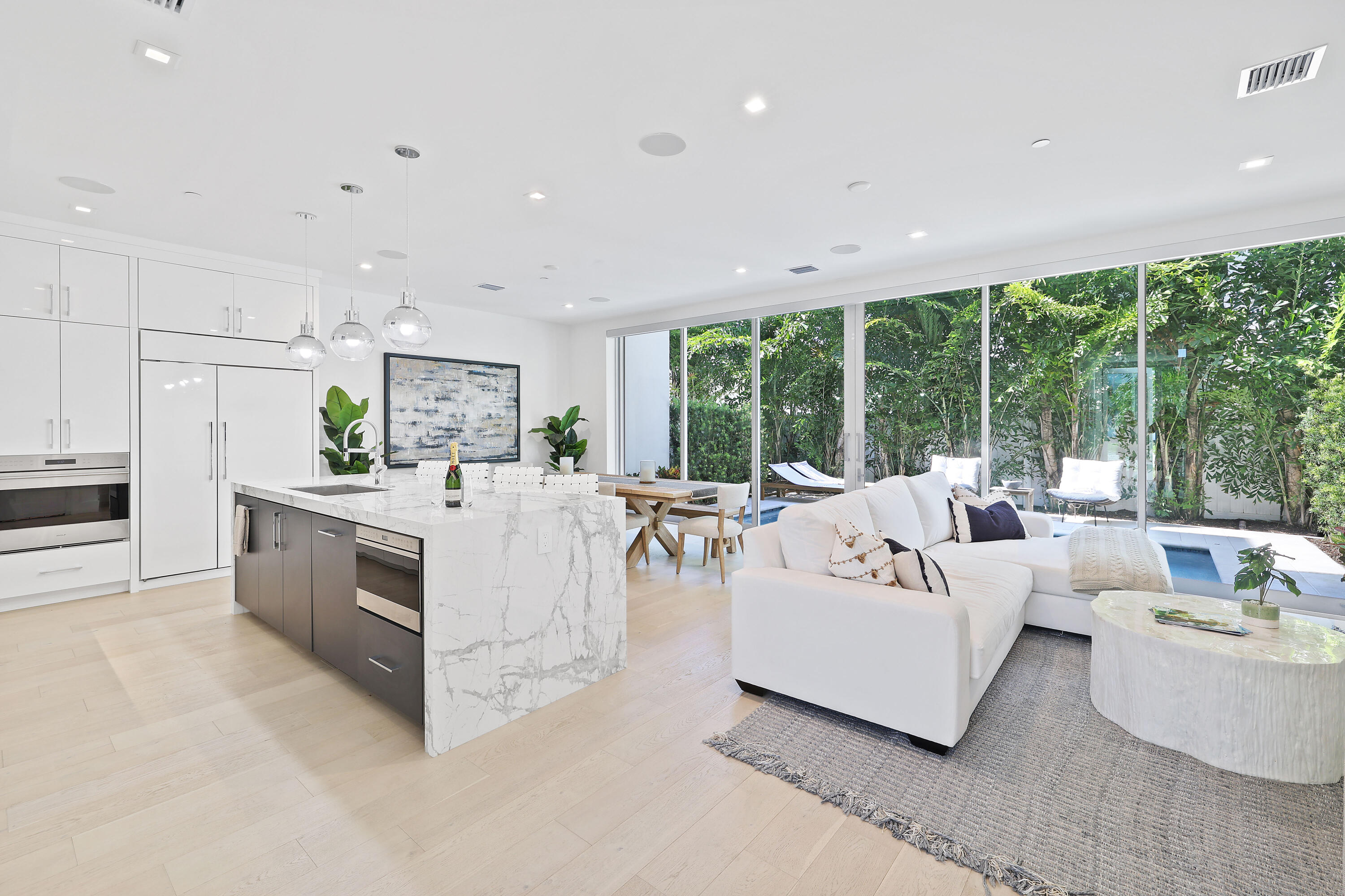Delray Beach, Florida, 33483, United States, 3 Bedrooms Bedrooms, ,4 BathroomsBathrooms,Residential,For Sale,1940237