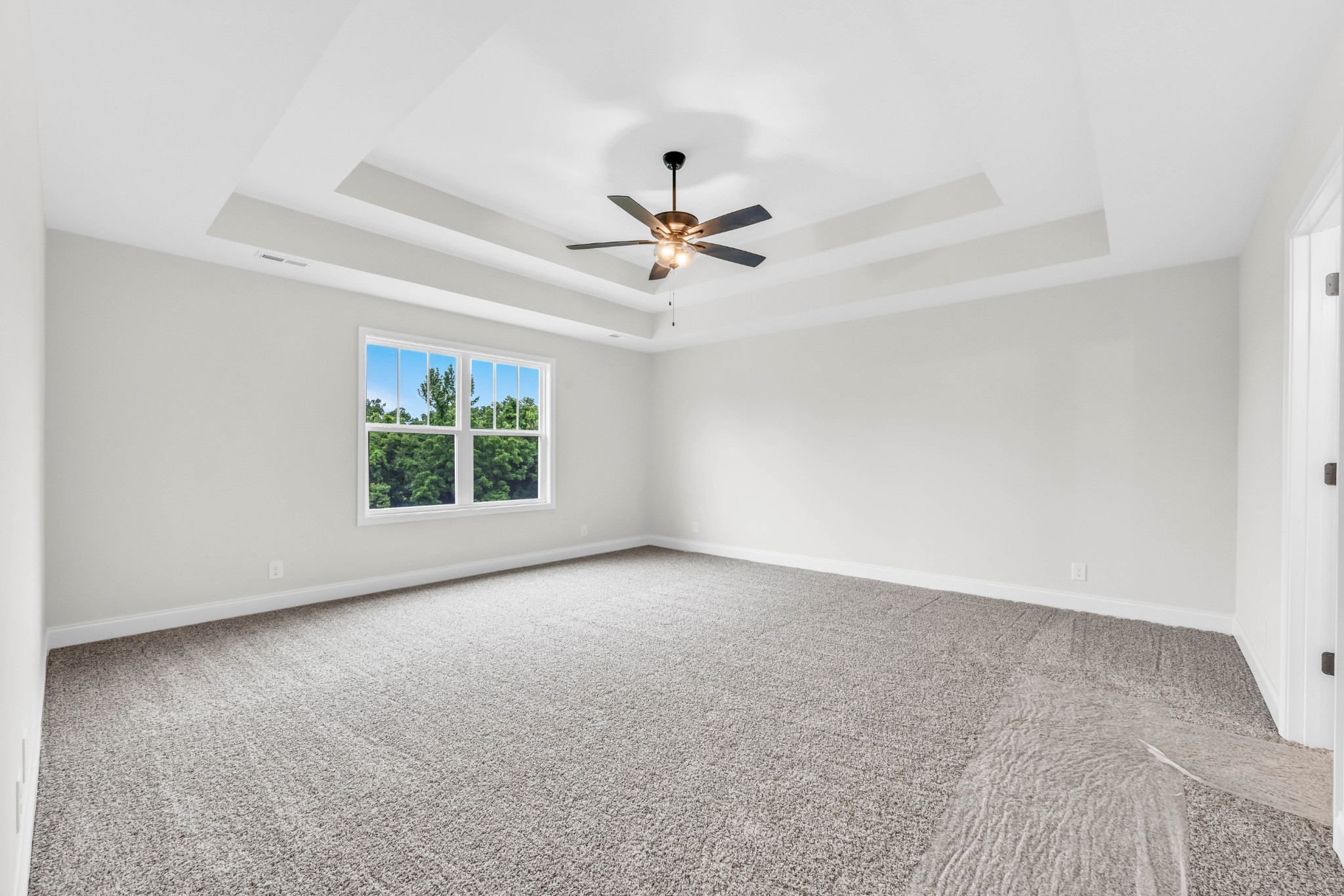 Clarksville, Tennessee, 37040, United States, 4 Bedrooms Bedrooms, ,3 BathroomsBathrooms,Residential,For Sale,1974030