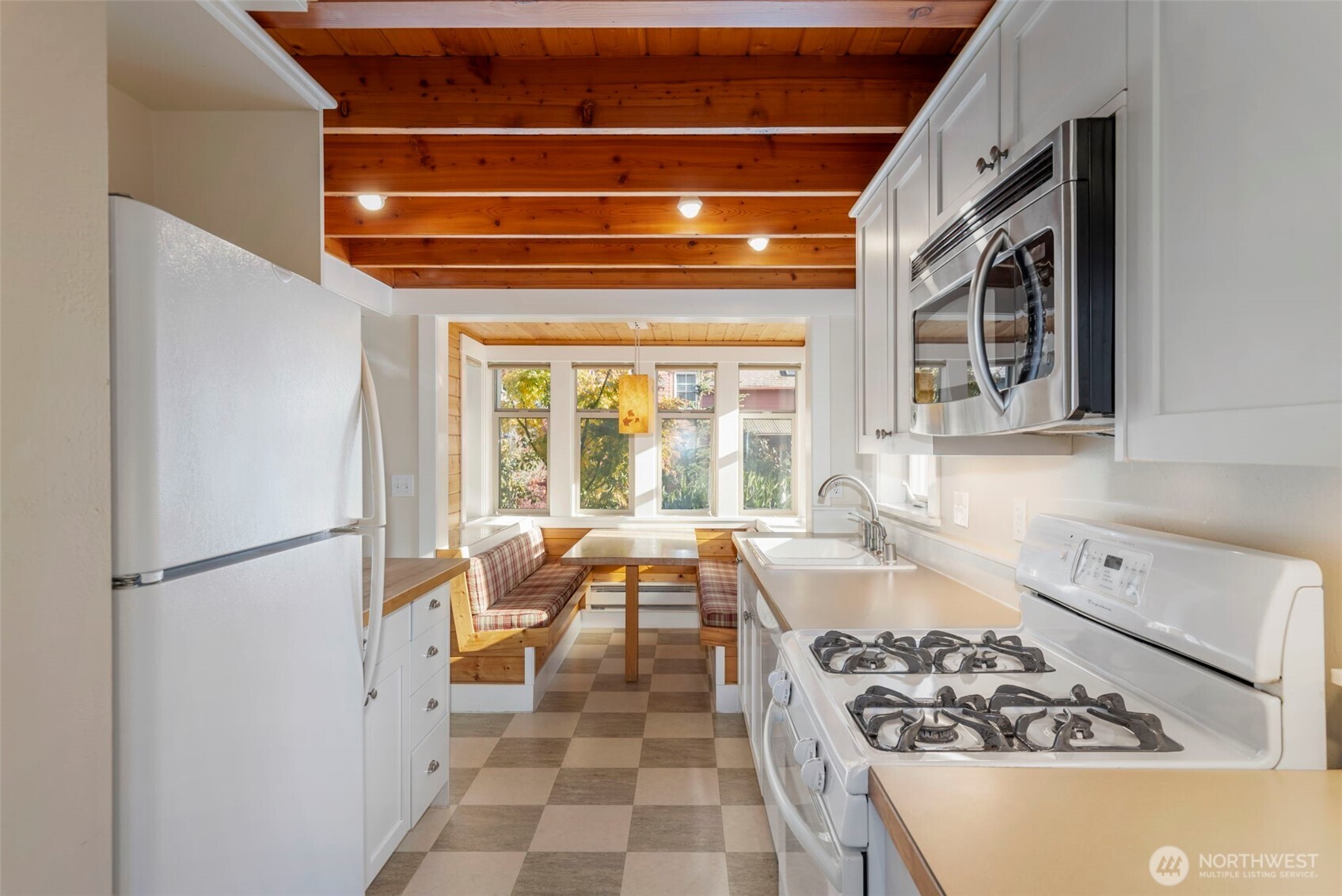 Port Townsend, Washington, 98368, United States, 2 Bedrooms Bedrooms, ,1 BathroomBathrooms,Residential,For Sale,1989470