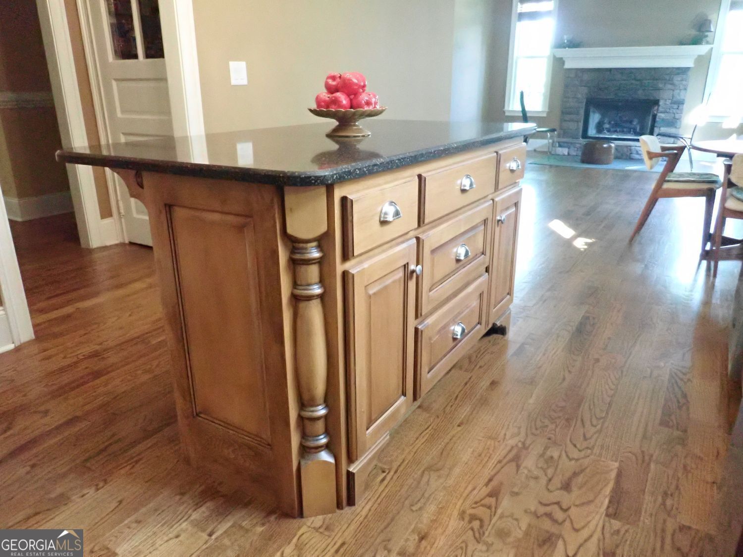 Barnesville, Georgia, 30204, United States, 2 Bedrooms Bedrooms, ,3 BathroomsBathrooms,Residential,For Sale,1910372