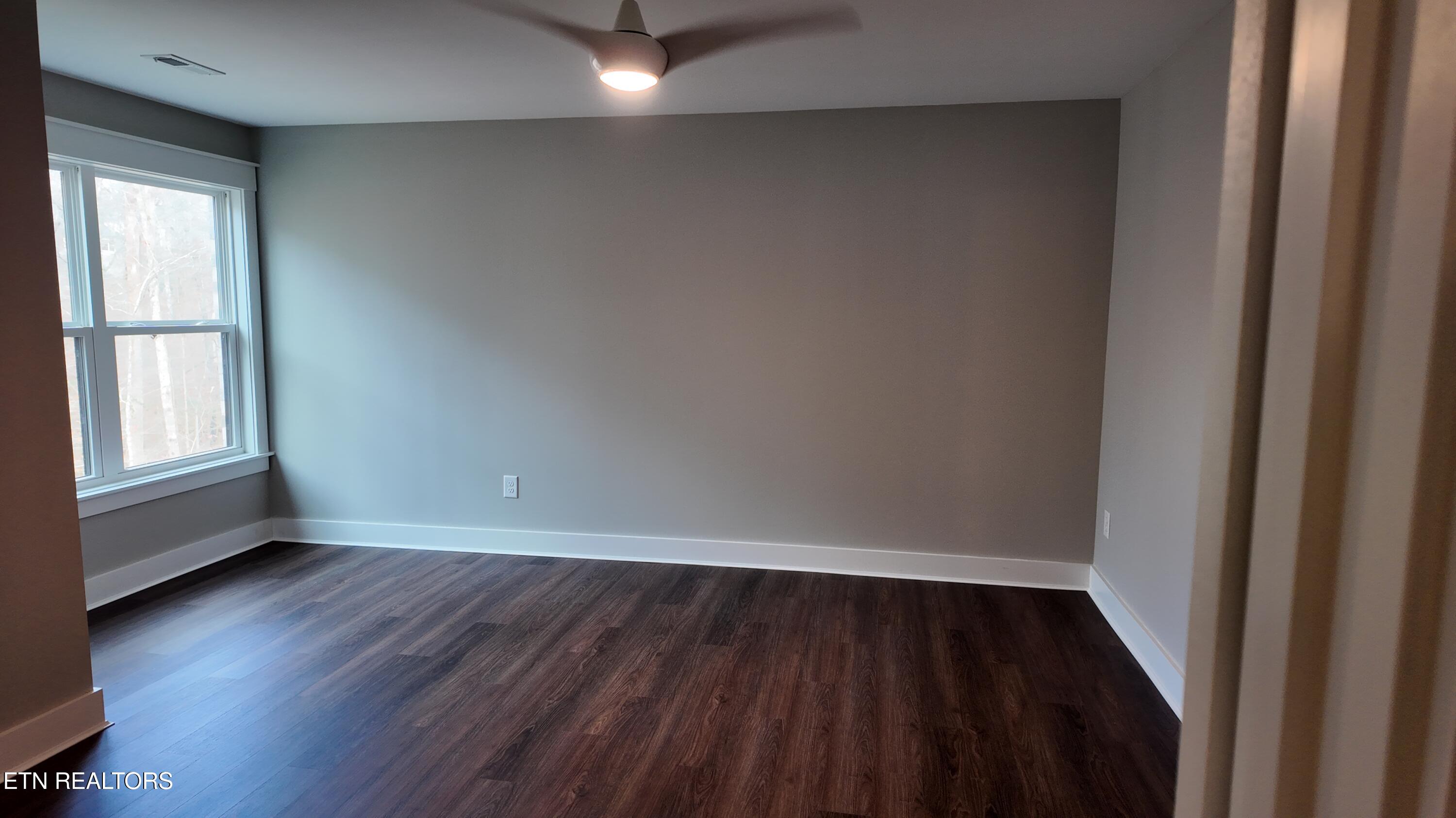 Loudon, Tennessee, 37774, United States, 4 Bedrooms Bedrooms, ,3 BathroomsBathrooms,Residential,For Sale,1981899