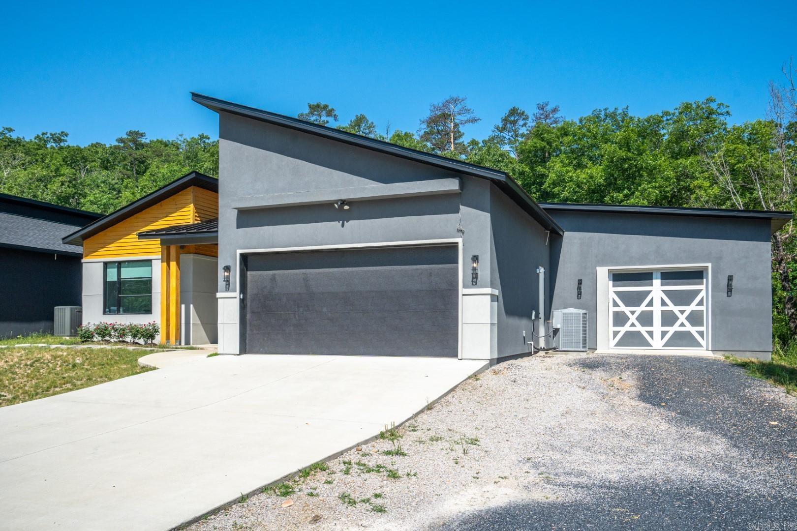 Hot Springs, Arkansas, 71913, United States, 3 Bedrooms Bedrooms, ,2 BathroomsBathrooms,Residential,For Sale,1753196