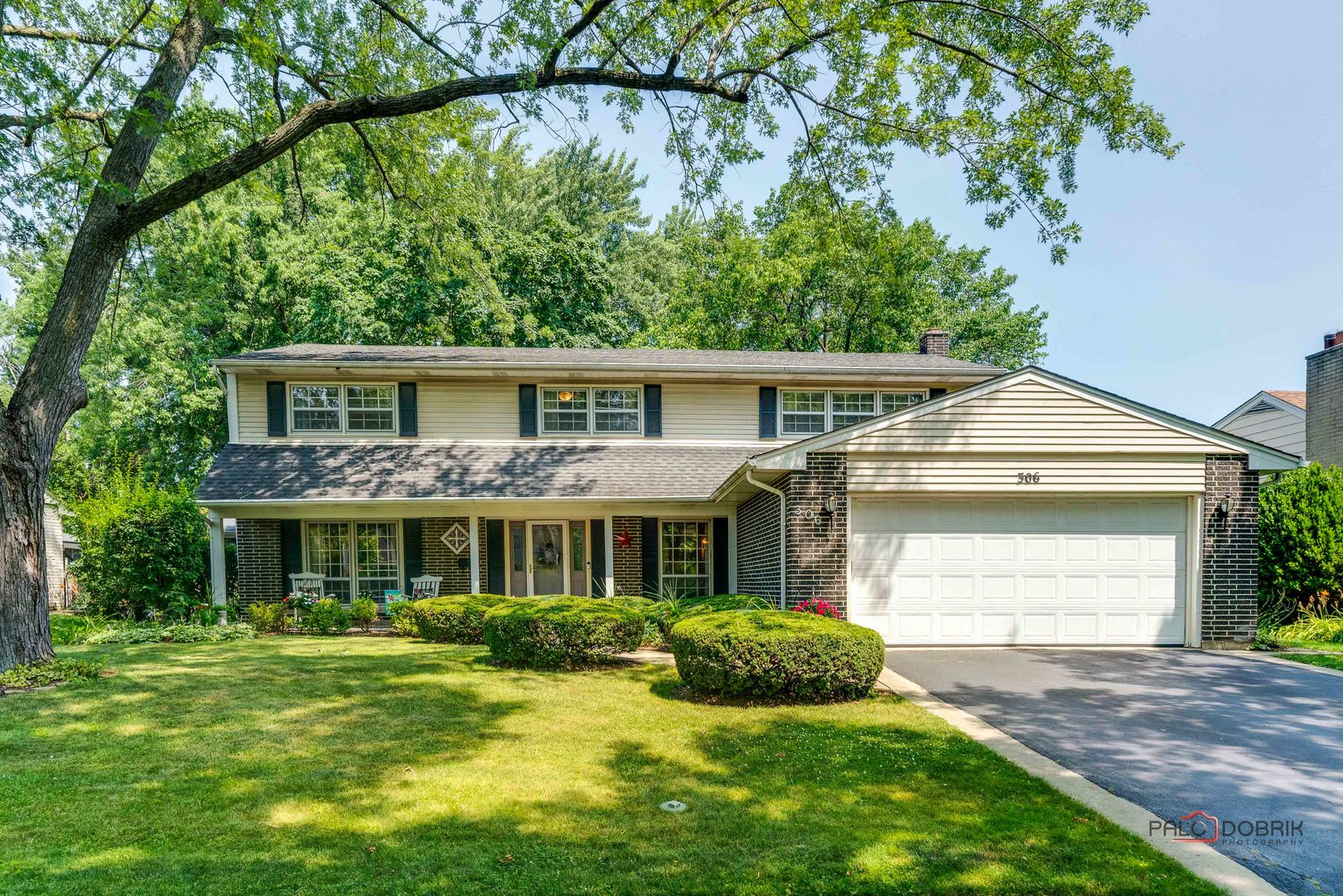 Arlington Heights, Illinois, 60005, United States, 4 Bedrooms Bedrooms, ,3 BathroomsBathrooms,Residential,For Sale,1919635