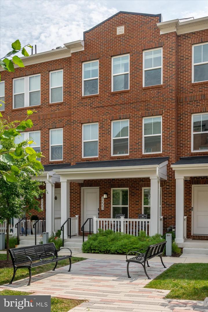 Washington, District of Columbia, 20017, United States, 3 Bedrooms Bedrooms, ,4 BathroomsBathrooms,Residential,For Sale,1918552