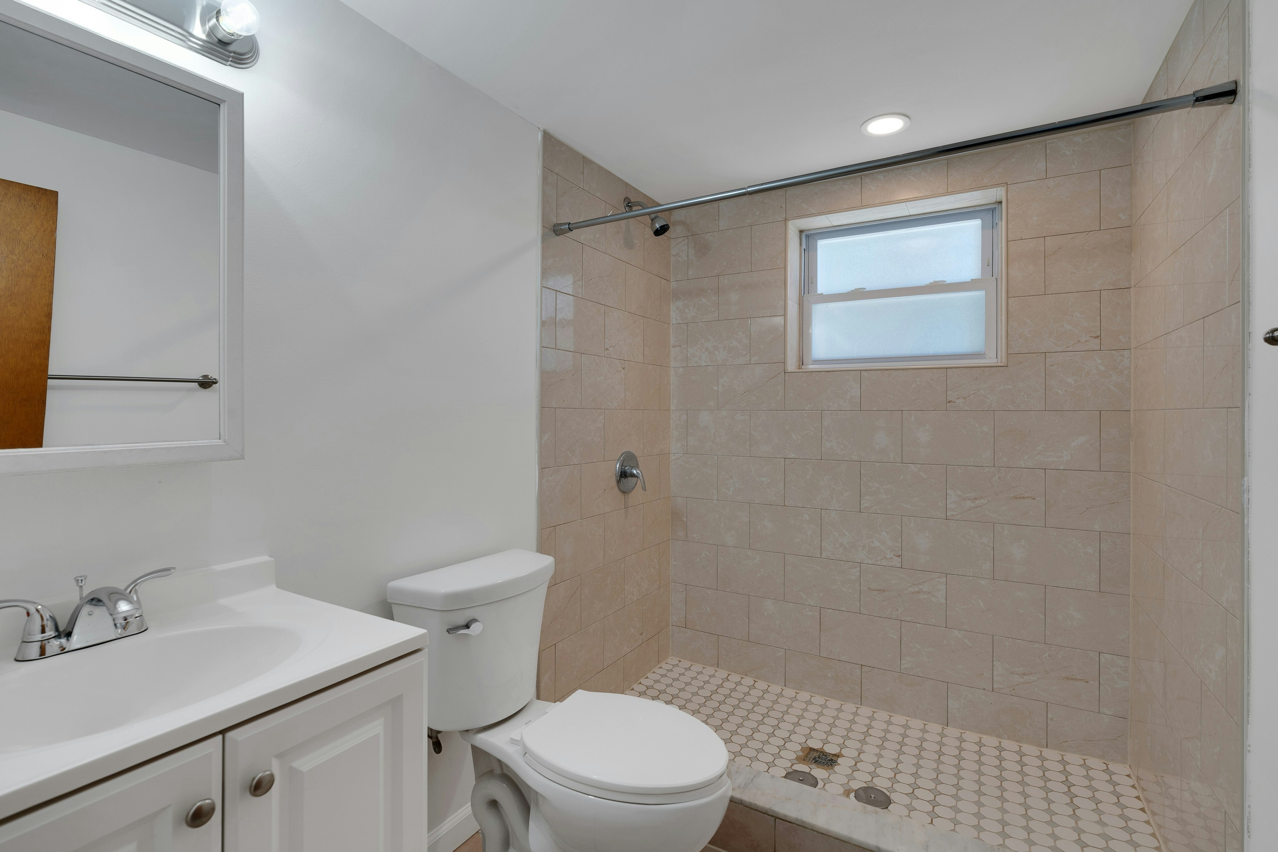  8128 Kennedy Blvd, North Bergen, NJ 07047 - 物件實景