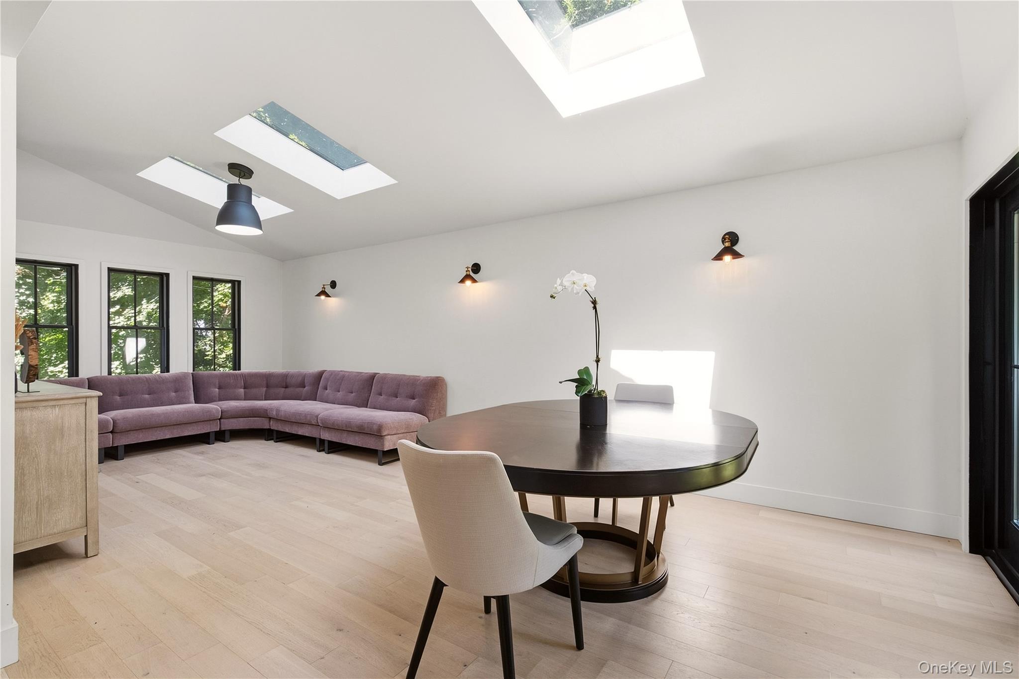  10 The Locusts, Roslyn Estates, NY, 11576 - 物件實景