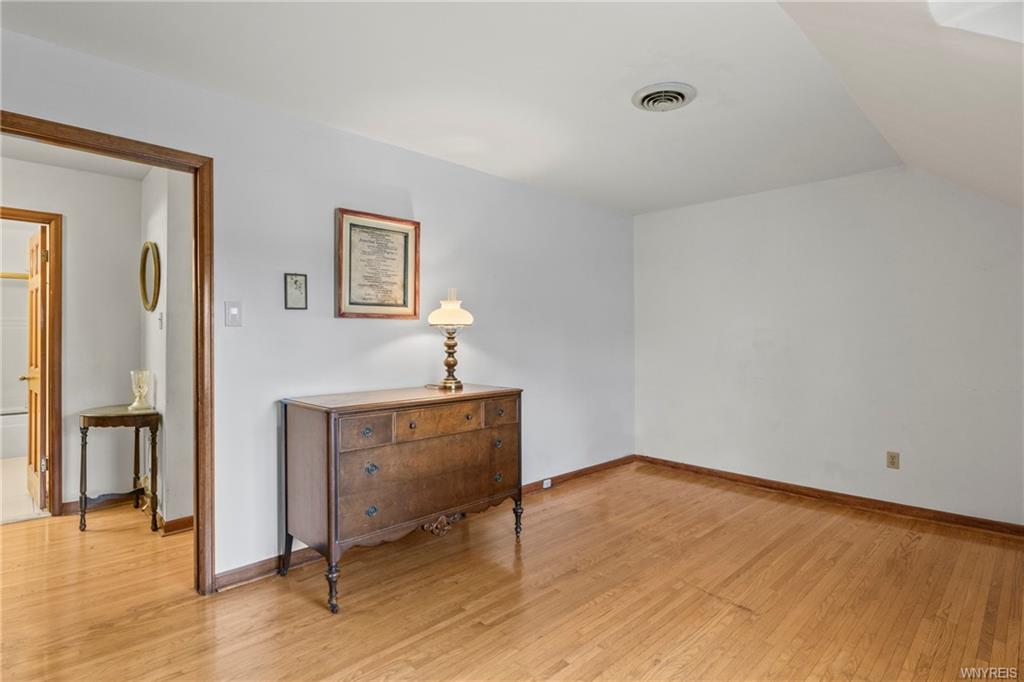Lewiston, New York, 14092, United States, 5 Bedrooms Bedrooms, ,3 BathroomsBathrooms,Residential,For Sale,1849954