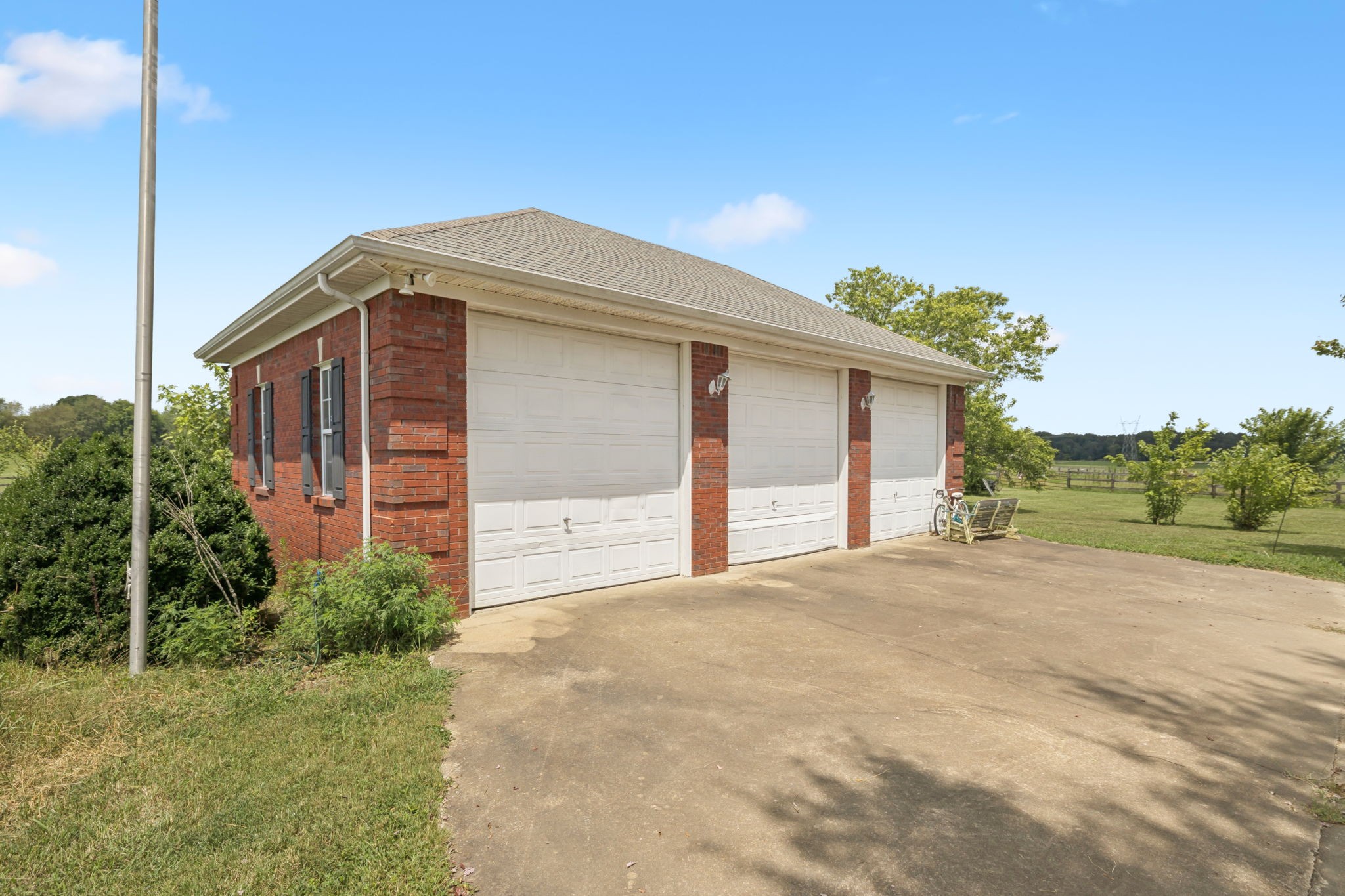 Lawrenceburg, Tennessee, 38464, United States, 5 Bedrooms Bedrooms, ,4 BathroomsBathrooms,Residential,For Sale,1918040