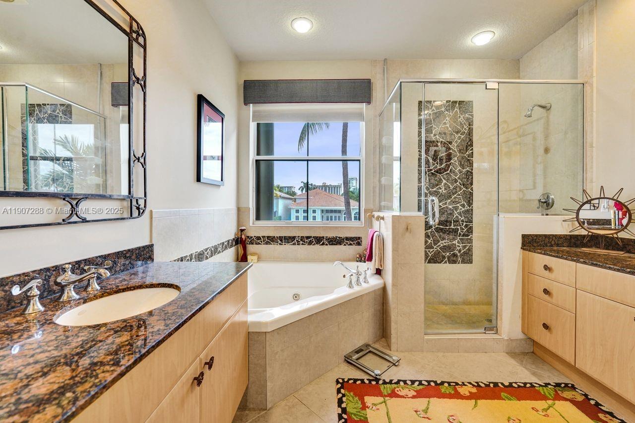 Hollywood, Florida, 33019, United States, 3 Bedrooms Bedrooms, ,3 BathroomsBathrooms,Residential,For Sale,1989592