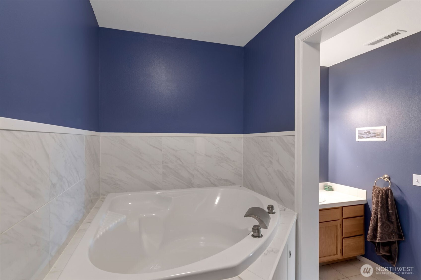 Clinton, Washington, 98236, United States, 4 Bedrooms Bedrooms, ,3 BathroomsBathrooms,Residential,For Sale,1990497