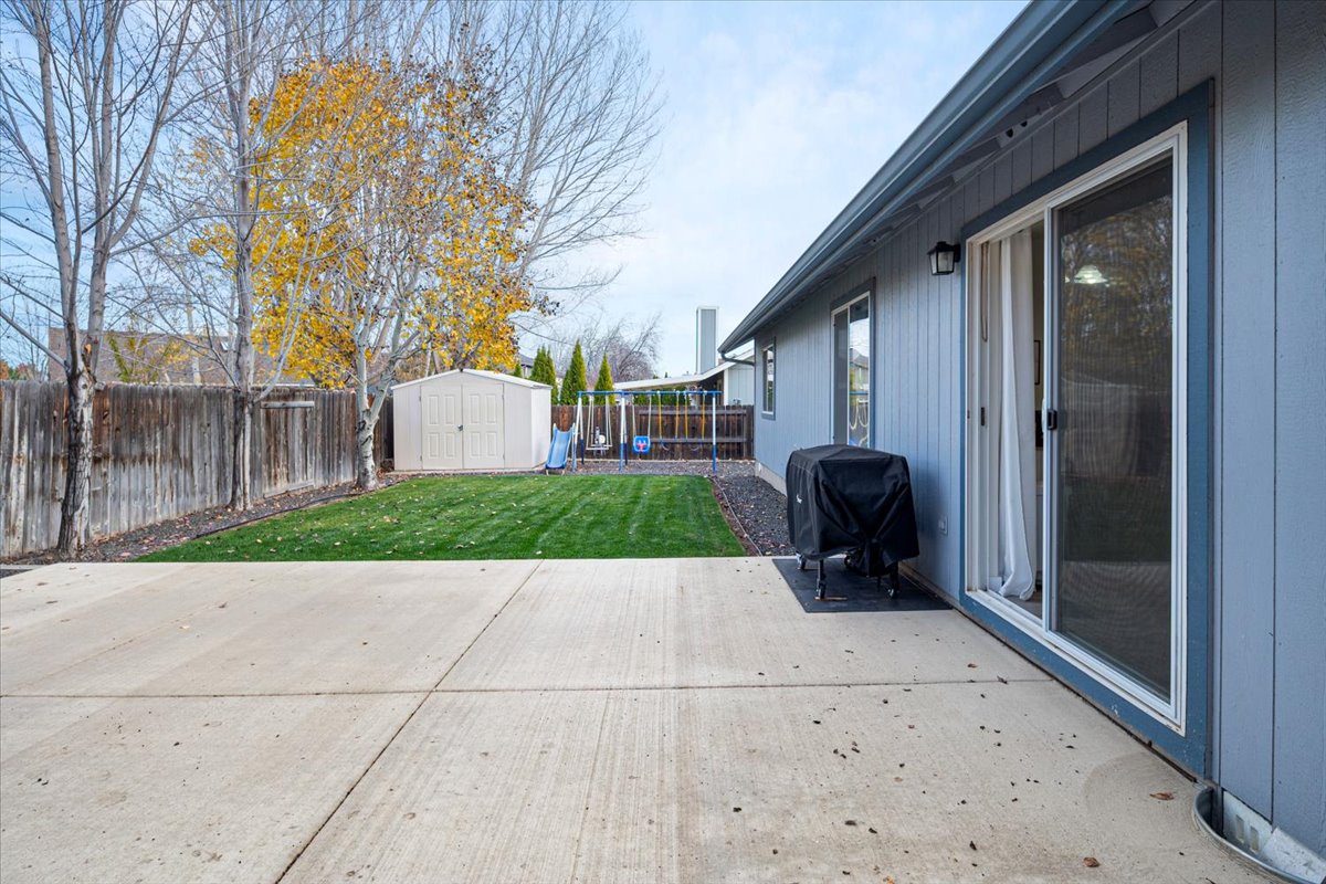 Redmond, Oregon, 97756, United States, 3 Bedrooms Bedrooms, ,2 BathroomsBathrooms,Residential,For Sale,1991530