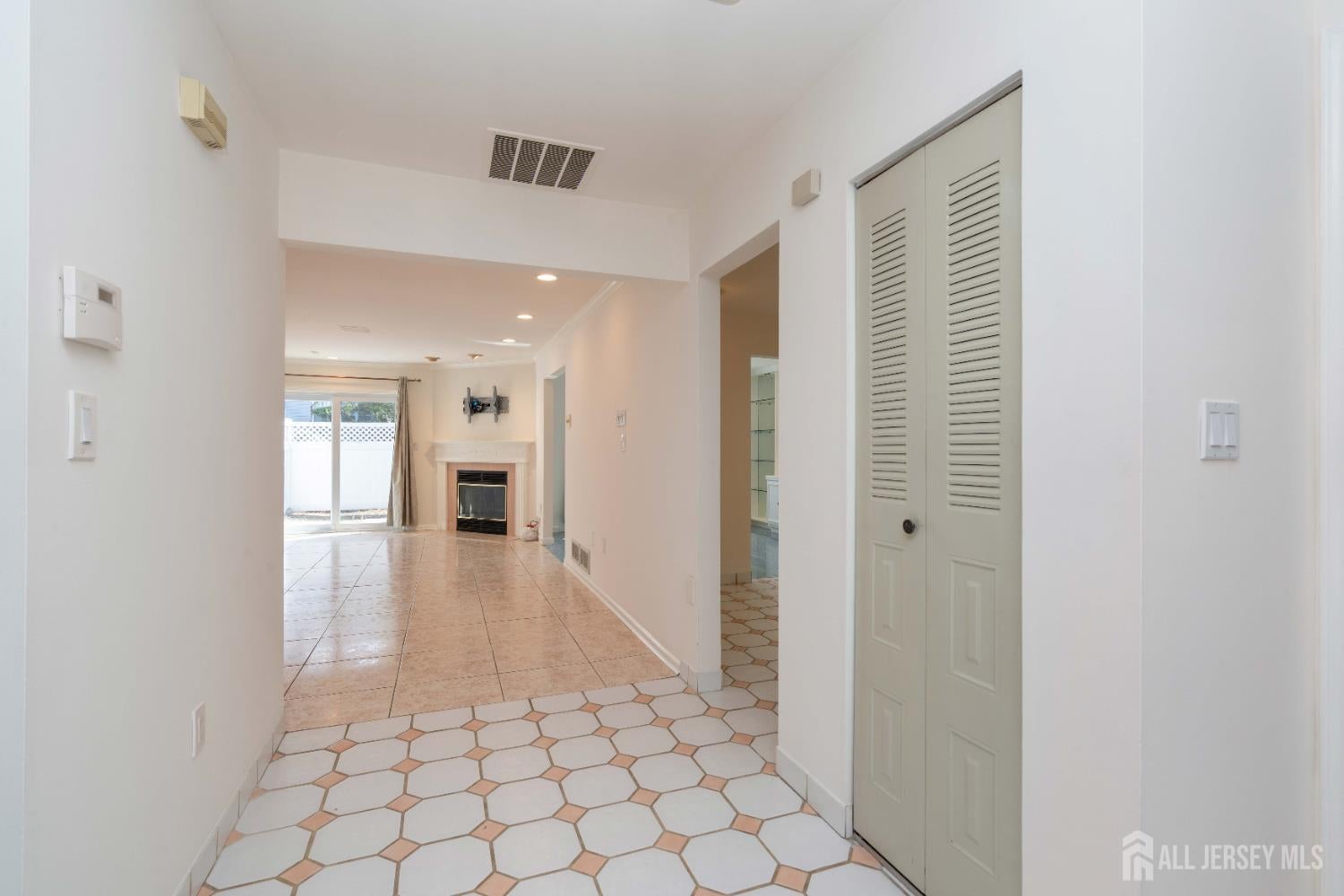 Sayreville, New Jersey, 08872, United States, 3 Bedrooms Bedrooms, ,3 BathroomsBathrooms,Residential,For Sale,1937577