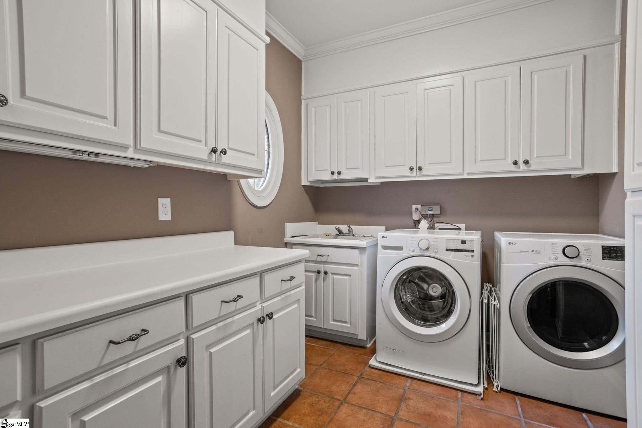 Simpsonville, South Carolina, 29681, United States, 5 Bedrooms Bedrooms, ,5 BathroomsBathrooms,Residential,For Sale,1988103