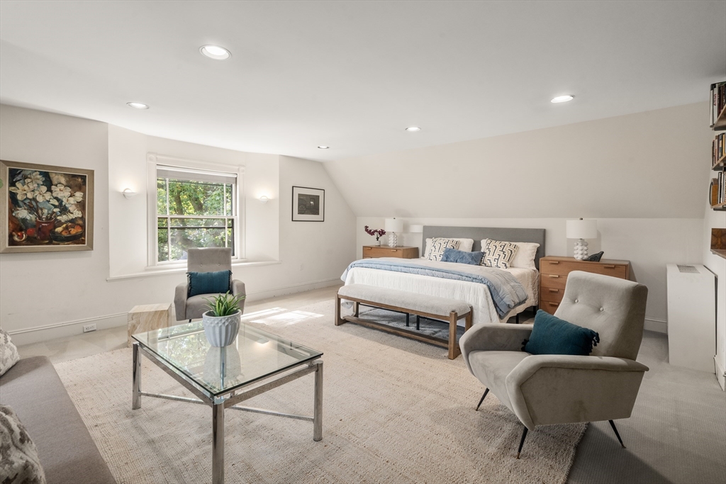 Cambridge, Massachusetts, 02138, United States, 6 Bedrooms Bedrooms, ,4 BathroomsBathrooms,Residential,For Sale,1957179