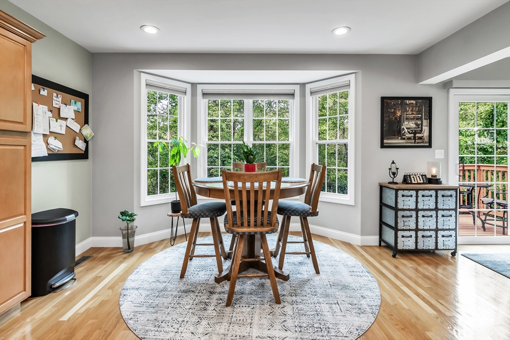 Haverhill, Massachusetts, 01832, United States, 2 Bedrooms Bedrooms, ,3 BathroomsBathrooms,Residential,For Sale,1931401