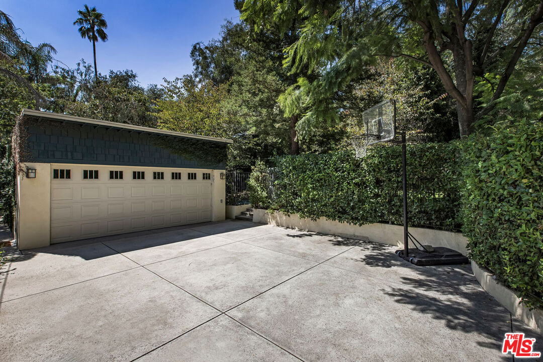 Altadena, California, 91001, United States, 4 Bedrooms Bedrooms, ,4 BathroomsBathrooms,Residential,For Sale,1992160
