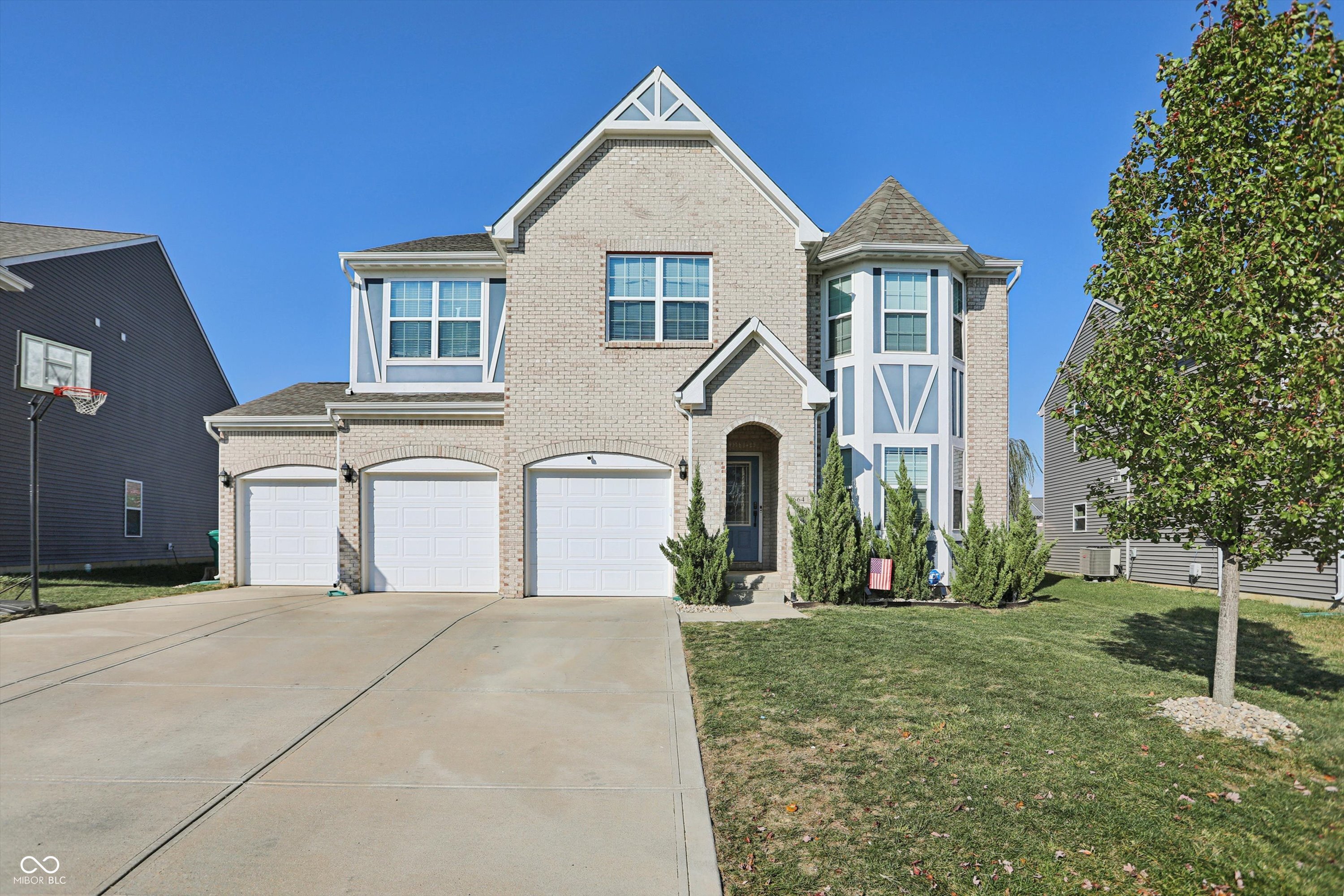 Franklin, Indiana, 46131, United States, 6 Bedrooms Bedrooms, ,4 BathroomsBathrooms,Residential,For Sale,1978604