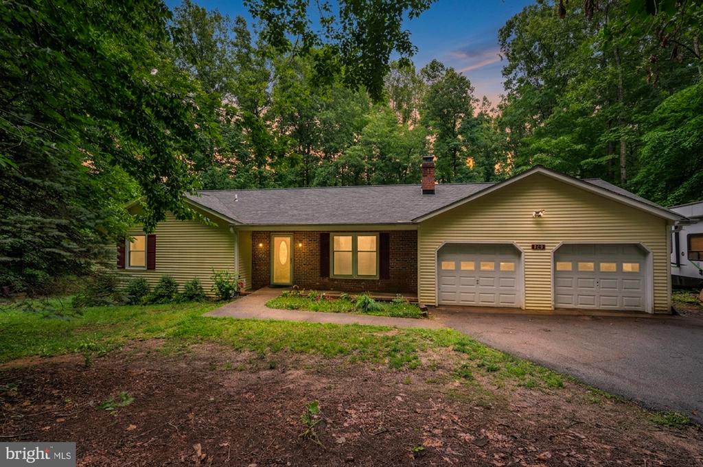 Fredericksburg, Virginia, 22406, United States, 3 Bedrooms Bedrooms, ,2 BathroomsBathrooms,Residential,For Sale,2049336