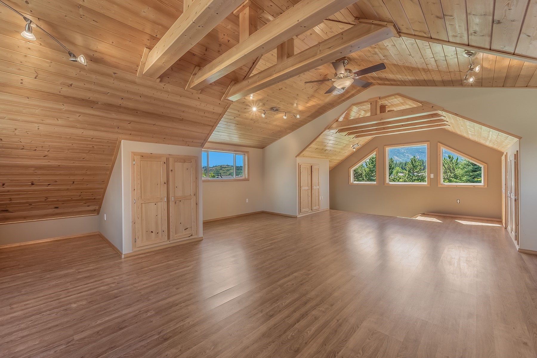  Artistic Log Home, Stunning Mountain Views - 物件實景