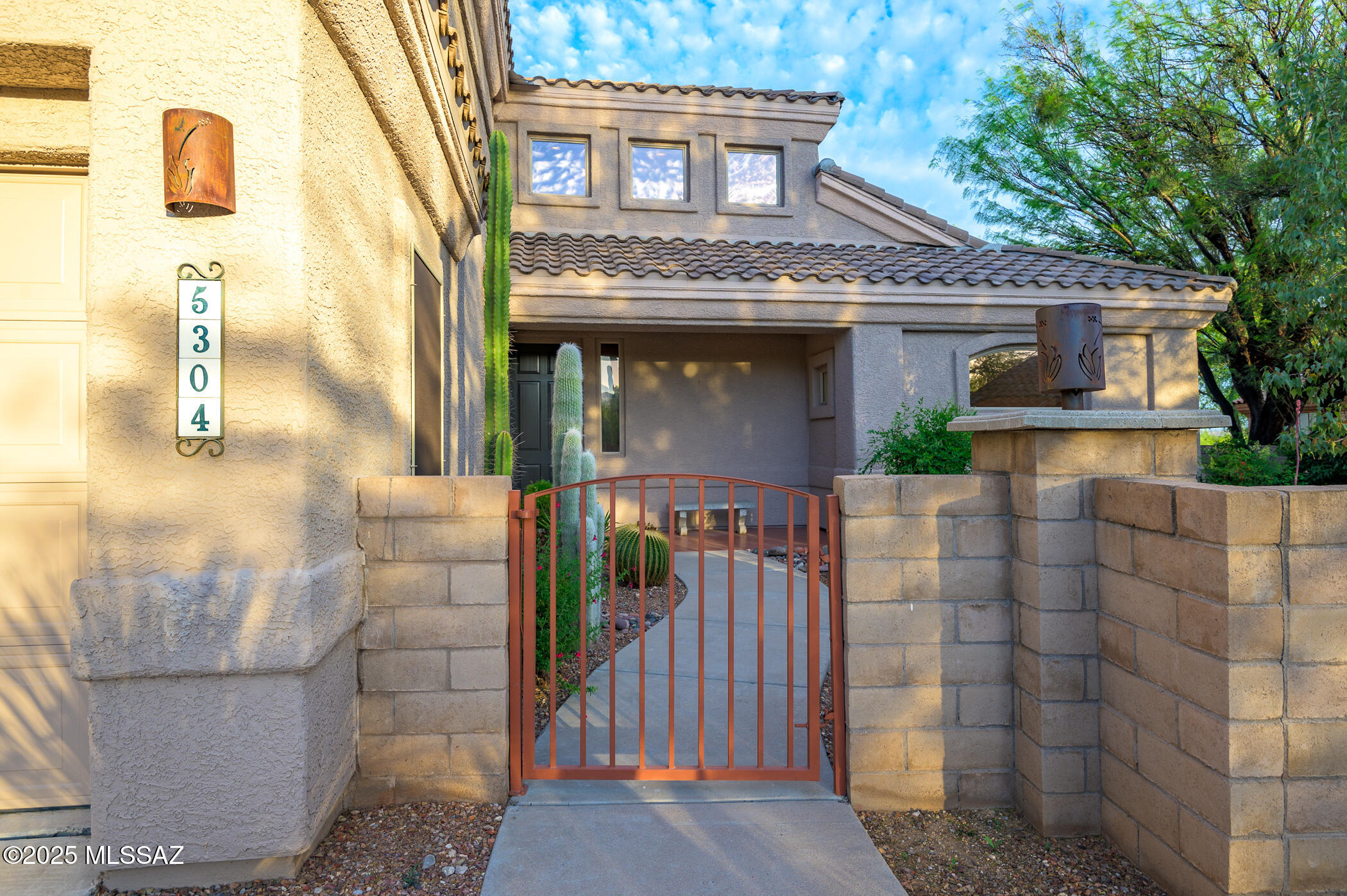 Tucson, Arizona, 85749, United States, 3 Bedrooms Bedrooms, ,3 BathroomsBathrooms,Residential,For Sale,1794562