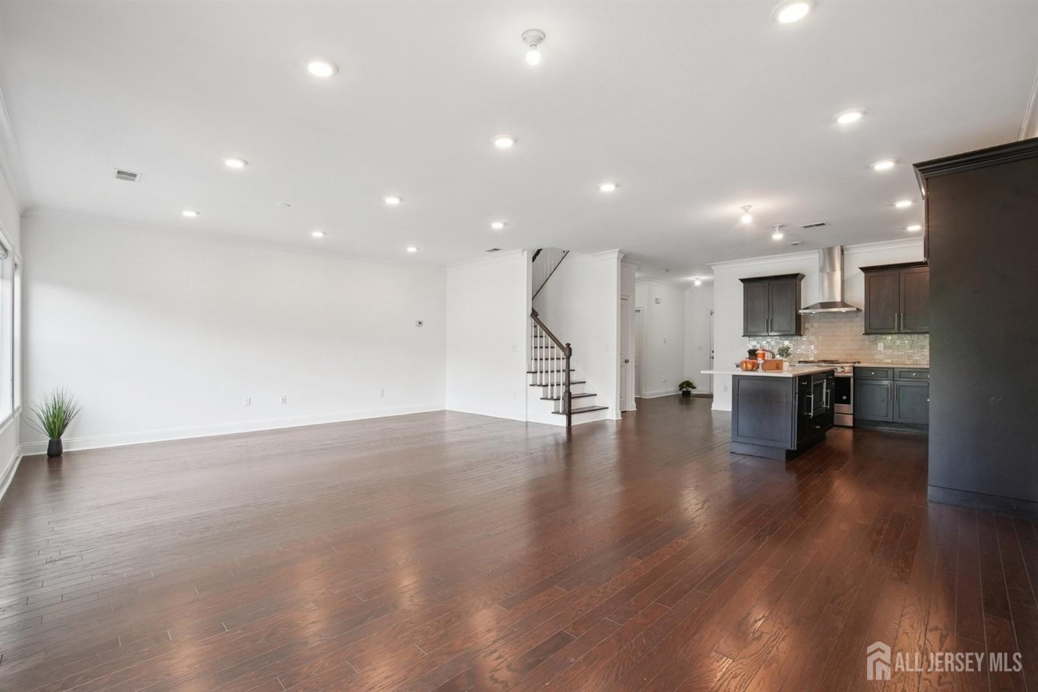 Franklin Twsp, New Jersey, 08873, United States, 2 Bedrooms Bedrooms, ,3 BathroomsBathrooms,Residential,For Sale,2003285