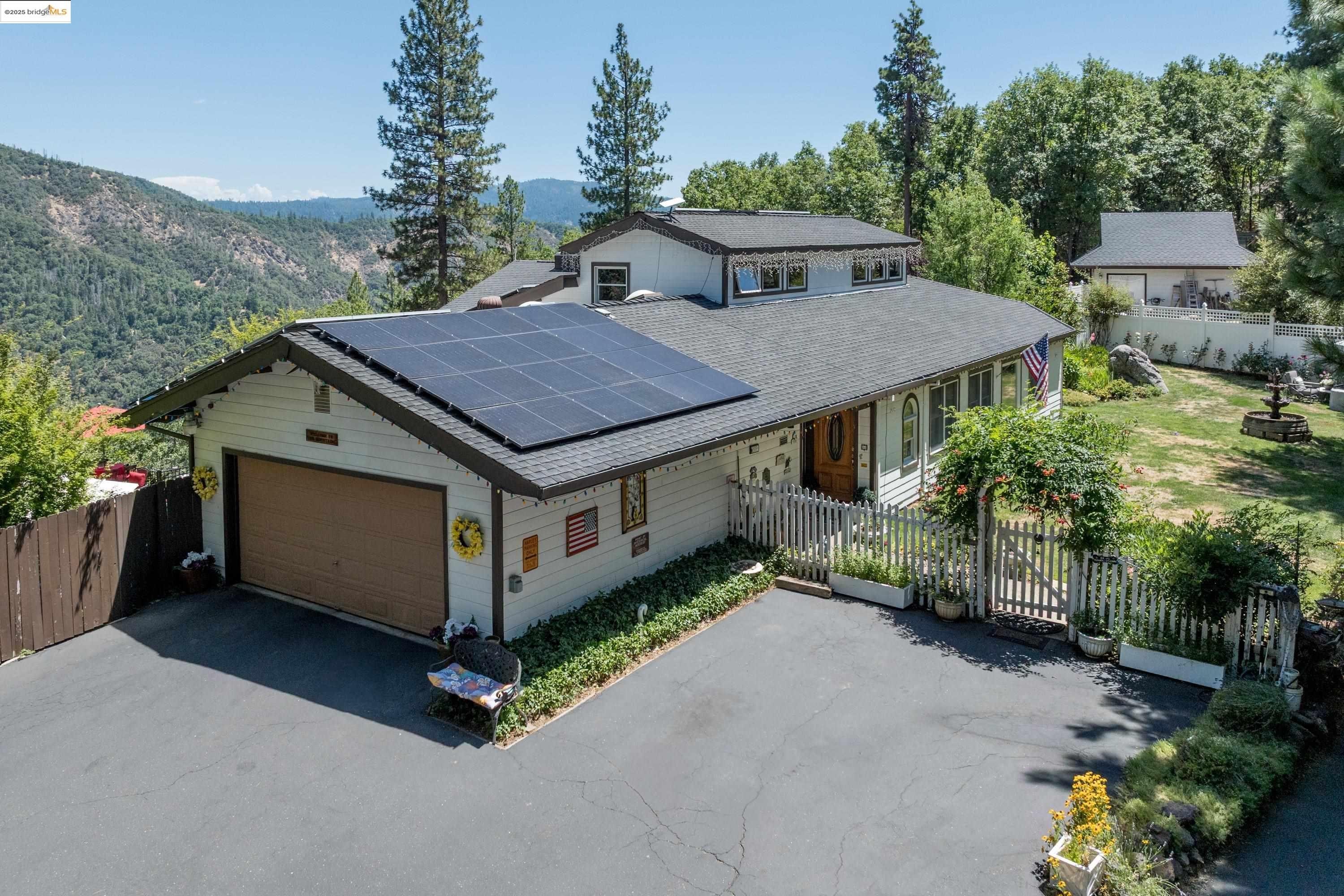 Twain Harte, California, 95383, United States, 3 Bedrooms Bedrooms, ,5 BathroomsBathrooms,Residential,For Sale,1900686