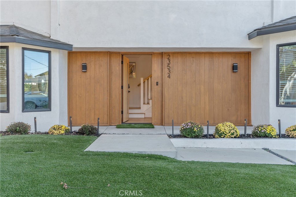 Woodland Hills, California, 91367, United States, 5 Bedrooms Bedrooms, ,4 BathroomsBathrooms,Residential,For Sale,2003511