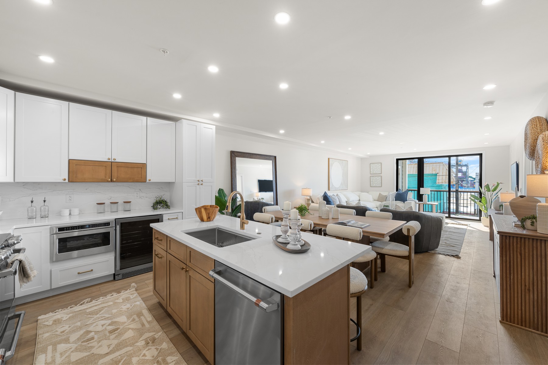  323 E Oak Avenue #202 - 物件實景
