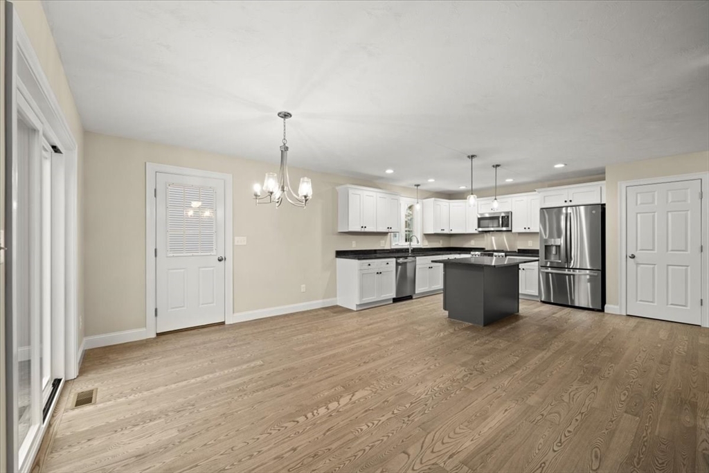 Brockton, Massachusetts, 02301, United States, 4 Bedrooms Bedrooms, ,3 BathroomsBathrooms,Residential,For Sale,1846360