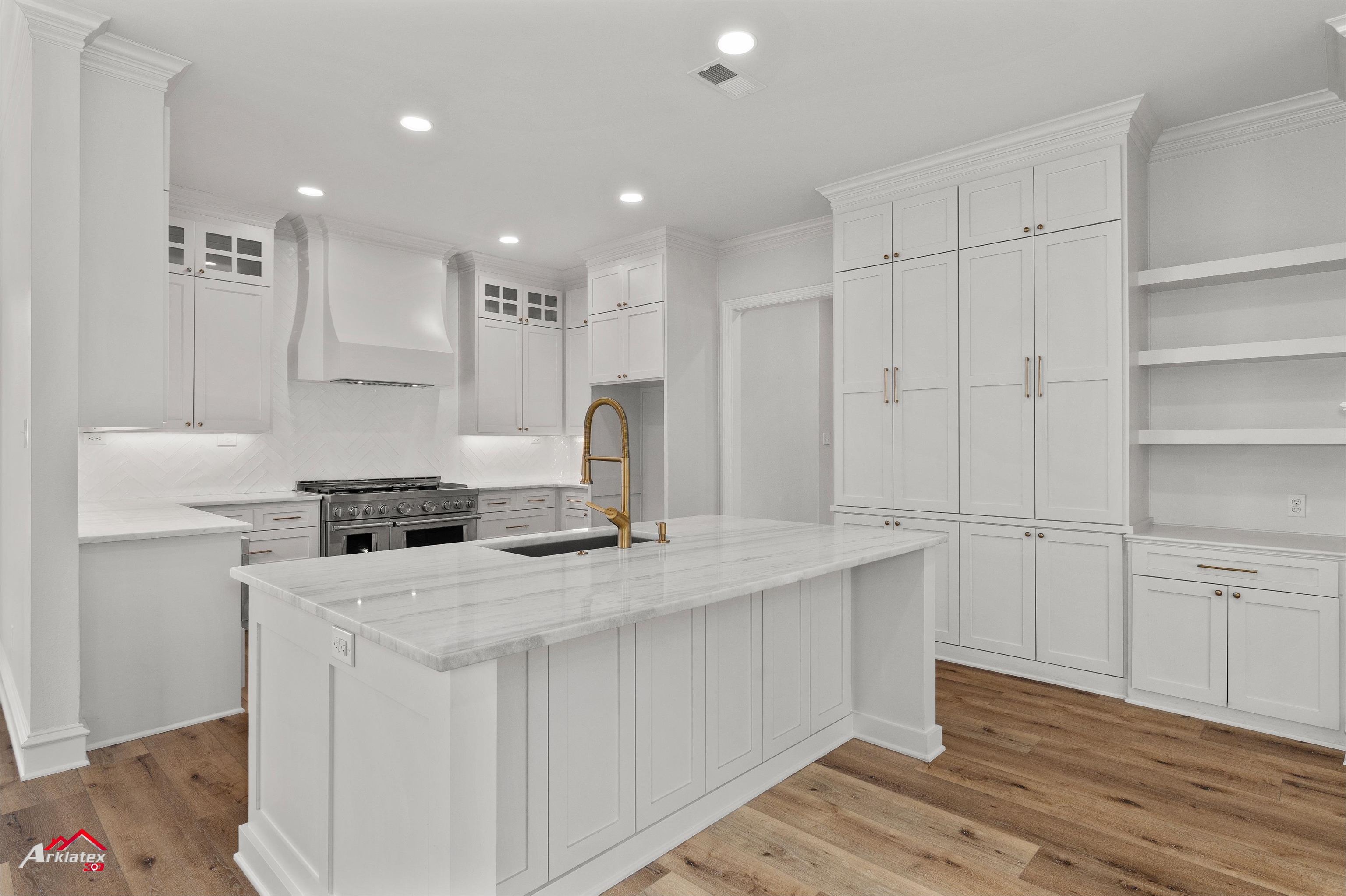 Henderson, Texas, 75703, United States, 5 Bedrooms Bedrooms, ,4 BathroomsBathrooms,Residential,For Sale,1934371