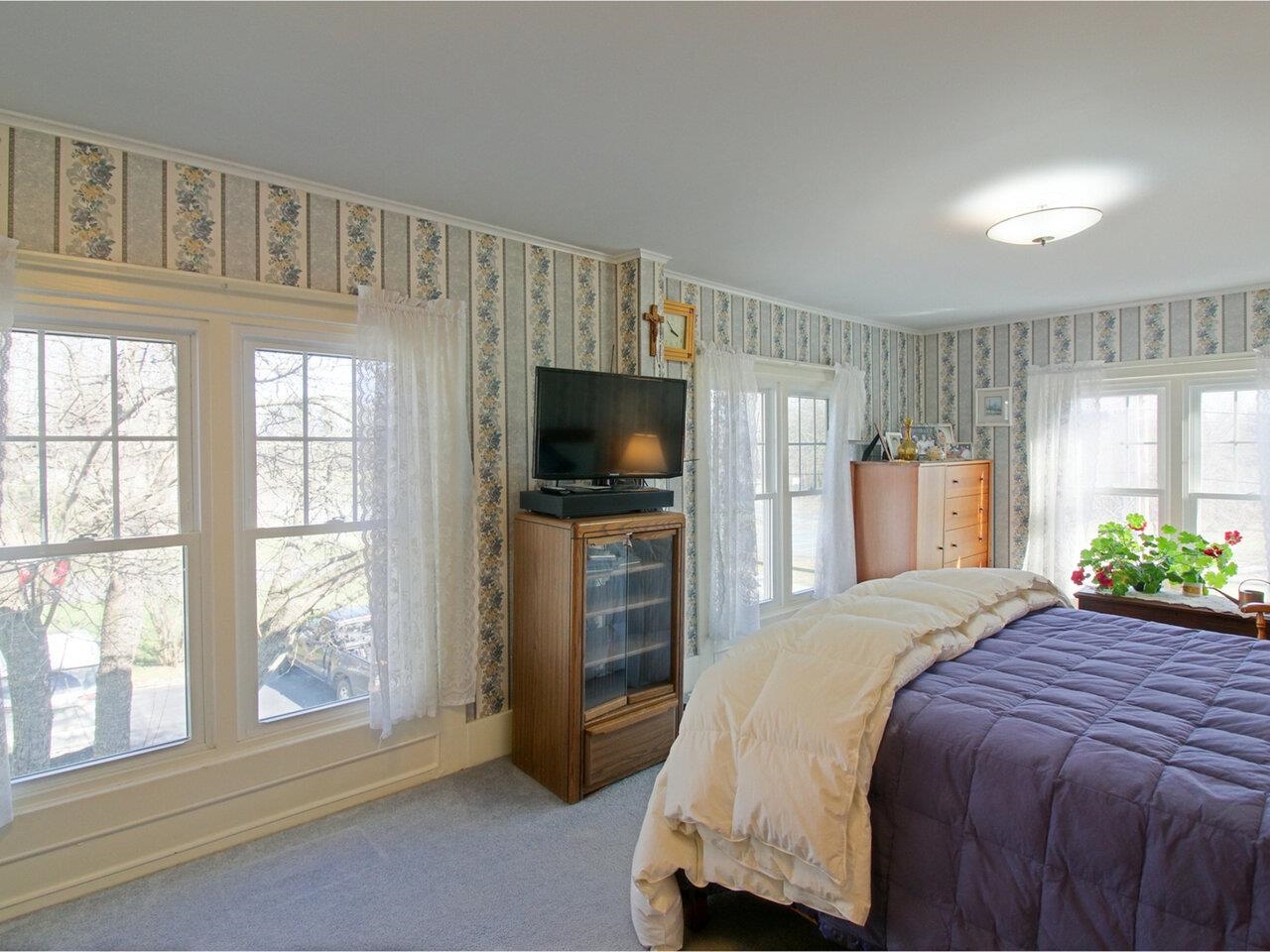 Essex Junction, Vermont, 05452, United States, 4 Bedrooms Bedrooms, ,3 BathroomsBathrooms,Residential,For Sale,1847004