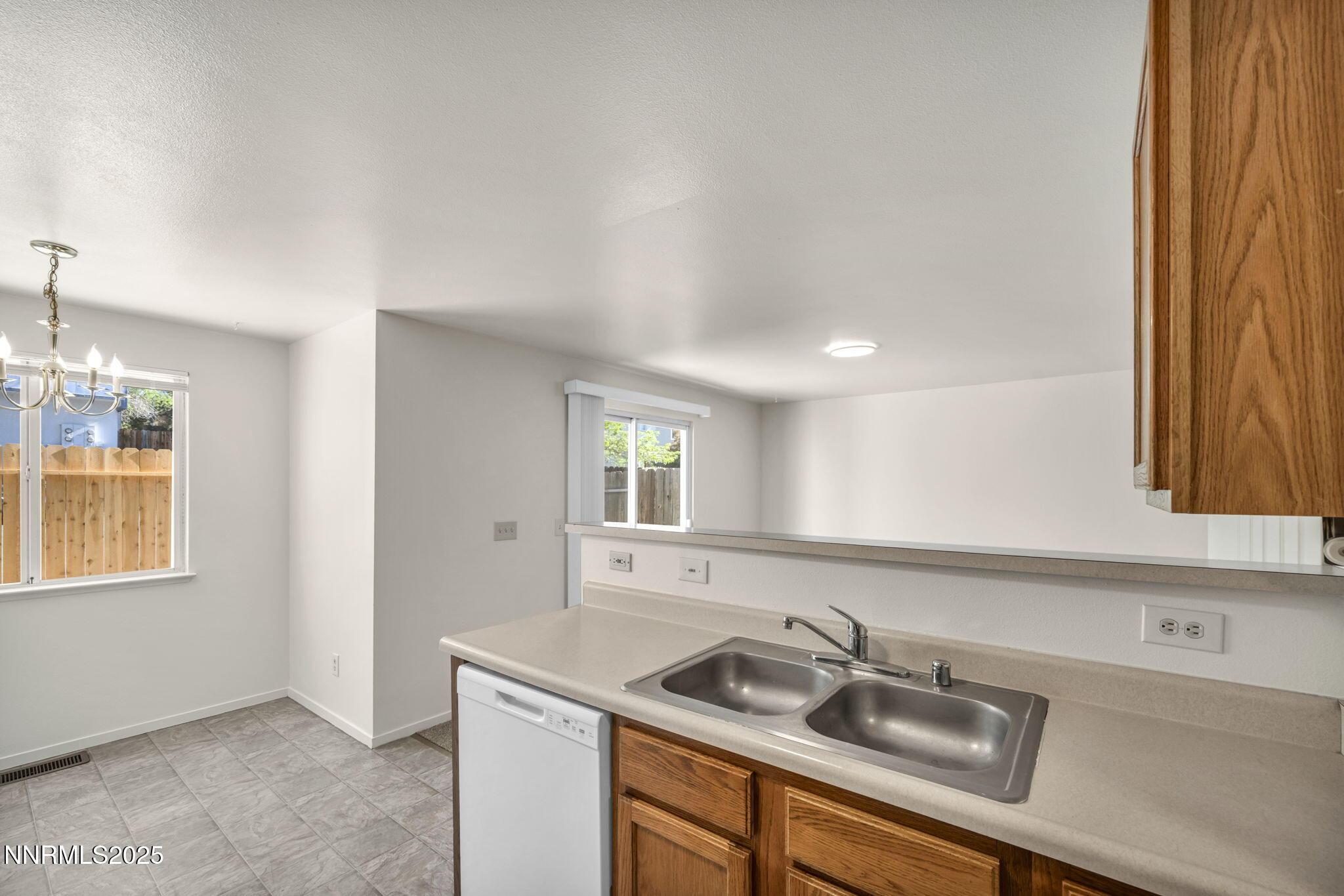 Carson City, Nevada, 89701, United States, ,Residential,For Sale,1826938