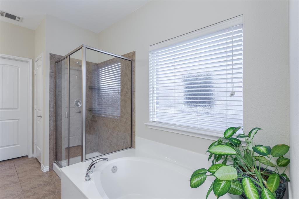 McKinney, Texas, 75070, United States, 5 Bedrooms Bedrooms, ,4 BathroomsBathrooms,Residential,For Sale,1993203