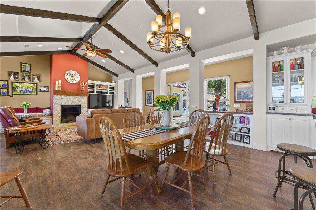 Red Bluff, California, 96080, United States, 3 Bedrooms Bedrooms, ,2 BathroomsBathrooms,Residential,For Sale,1949814