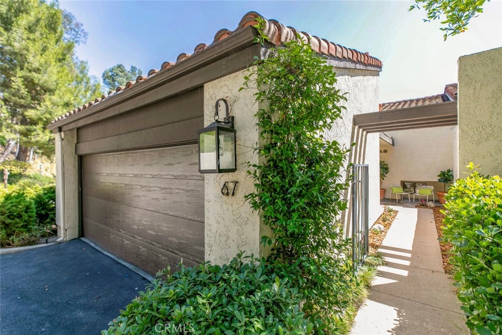 Glendale, California, 91206, United States, 2 Bedrooms Bedrooms, ,3 BathroomsBathrooms,Residential,For Sale,1941682