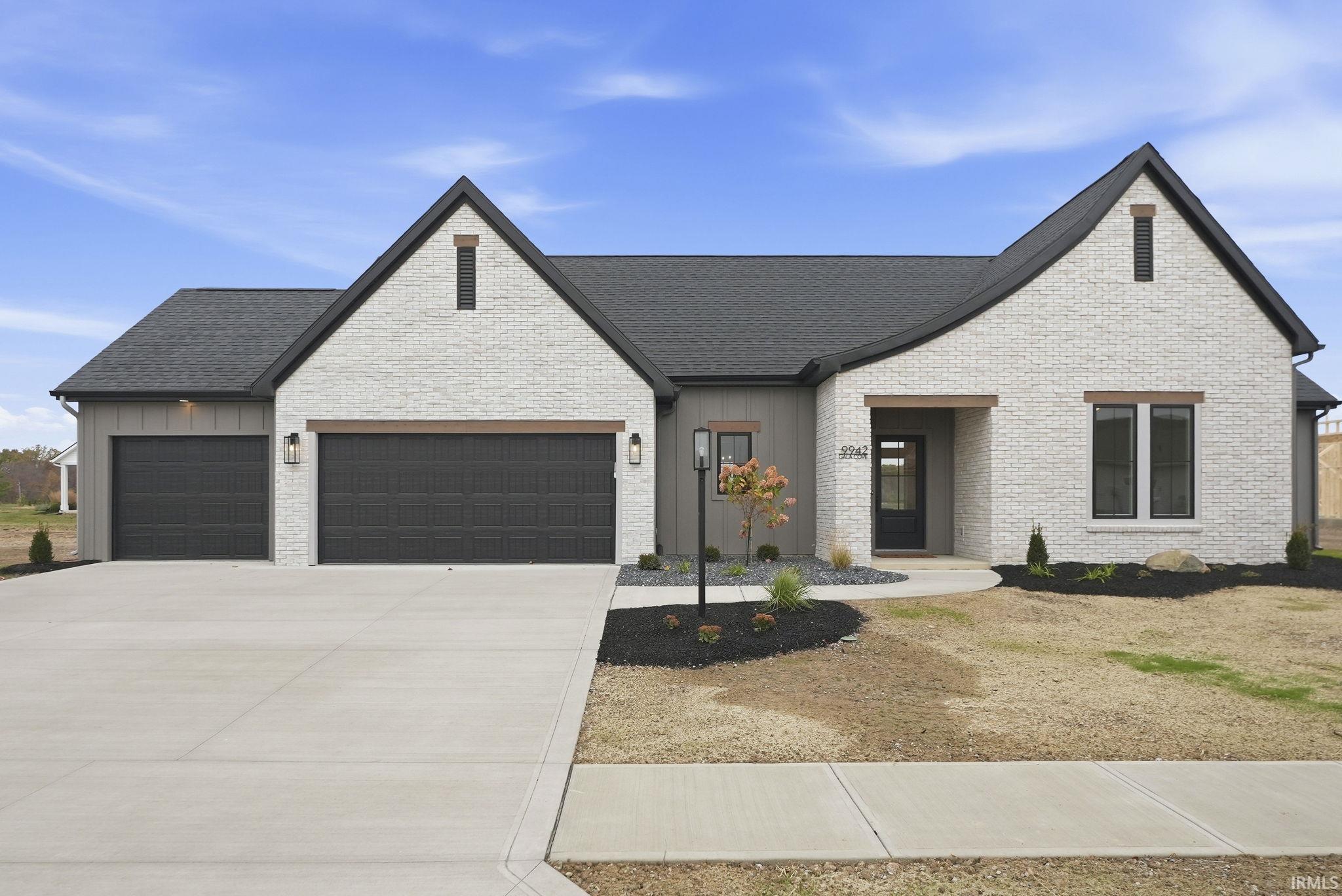 Fort Wayne, Indiana, 46835, United States, 3 Bedrooms Bedrooms, ,2 BathroomsBathrooms,Residential,For Sale,1980547